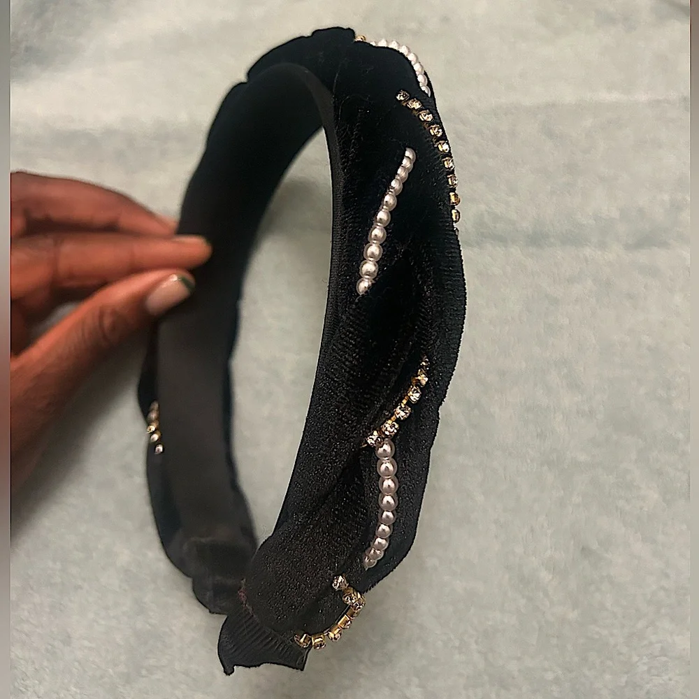 Francesca’s Rhinestone Twisted Headband - Picture 5 of 7